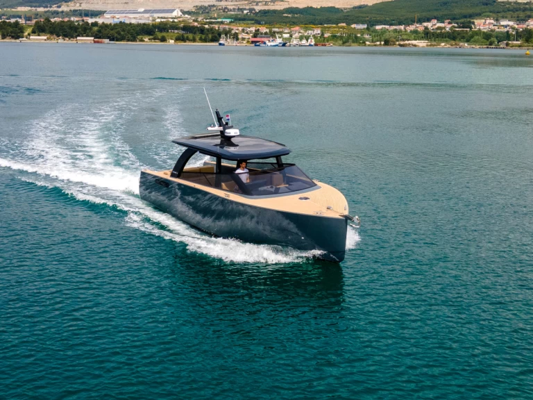 Hire Motorboat with or without skipper Colnago Split