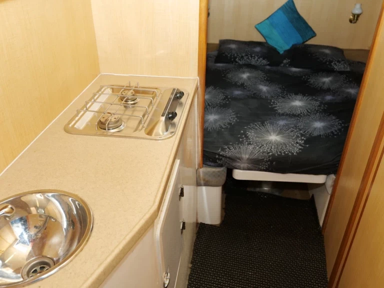 Hire Motorboat with or without skipper Custom Made Dubai Marina