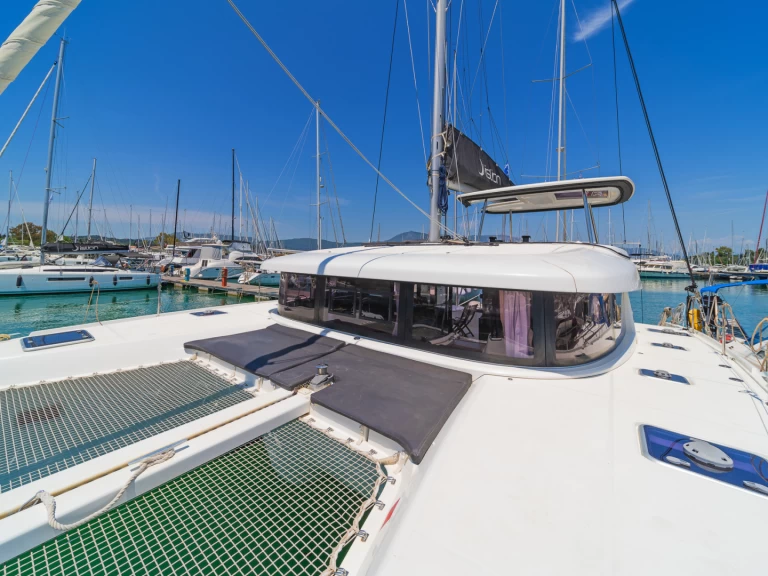 Yacht hire Gouvia cheap Lagoon 42
