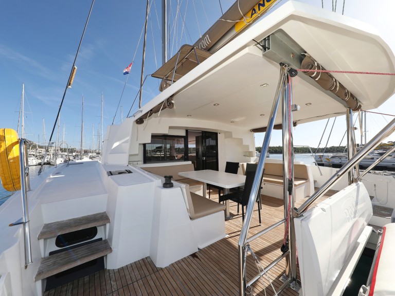 Yacht hire Šibenik cheap Bali 4.5