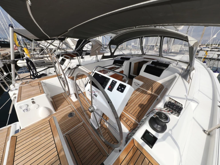 Hire Sailboat Hanse with a boat licence