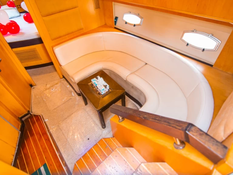 Charter a Custom Made 75 in Dubai Marina on Samboat