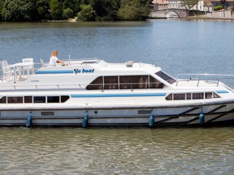 Standard Classique charter bareboat or skippered in  Vinkeveen