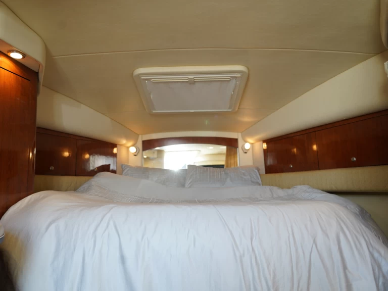 Yacht hire Dubai Marina cheap 40