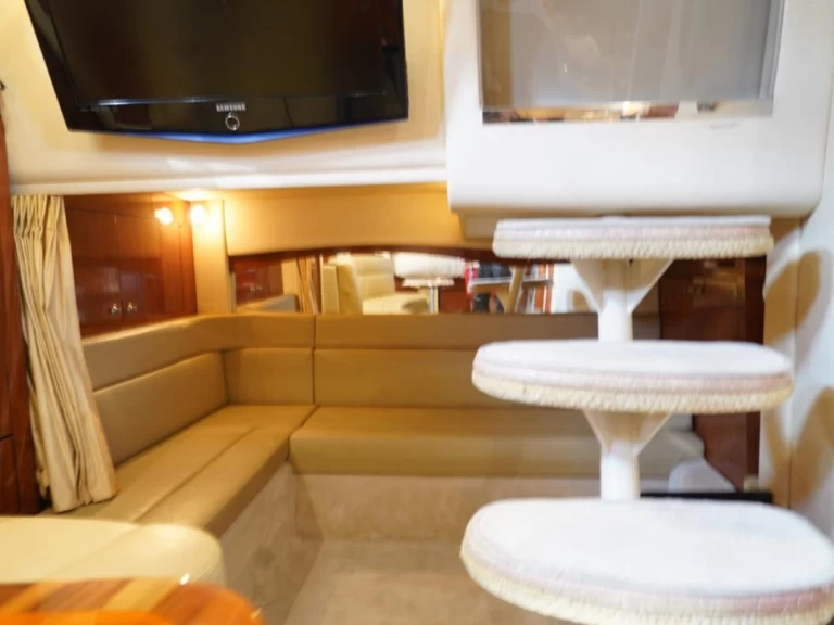 Charter a Custom Made 40 in Dubai Marina on Samboat