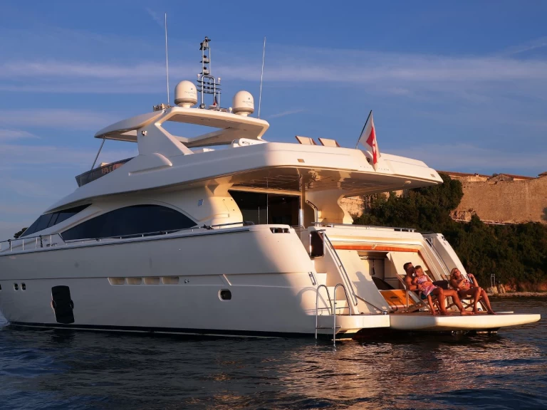 Charter a Ferretti Ferretti 830 in Vallauris on Samboat