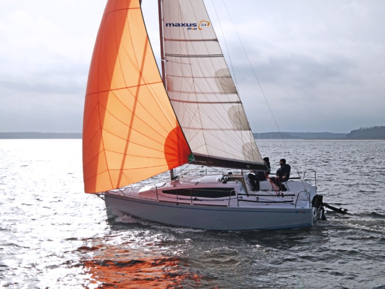 Charter a Northman Maxus Evo 24 Prestige + in Węgorzewo on Samboat