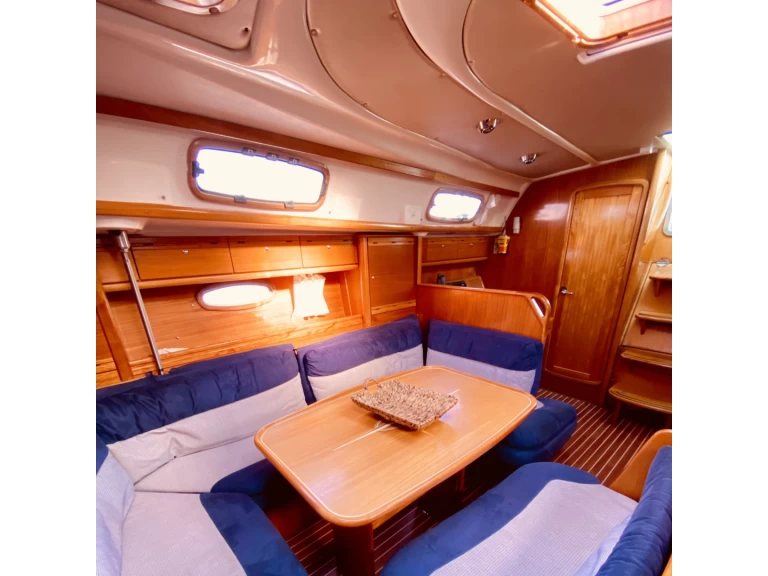 Yacht hire Lefkáda cheap Bavaria 42 Cruiser