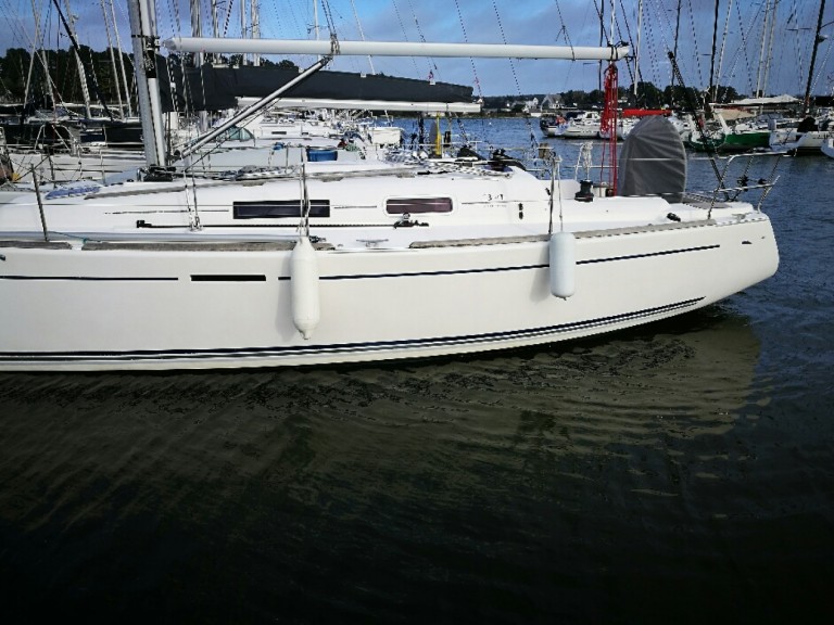 Sailboat hire in La Rochelle - Dufour Dufour 34