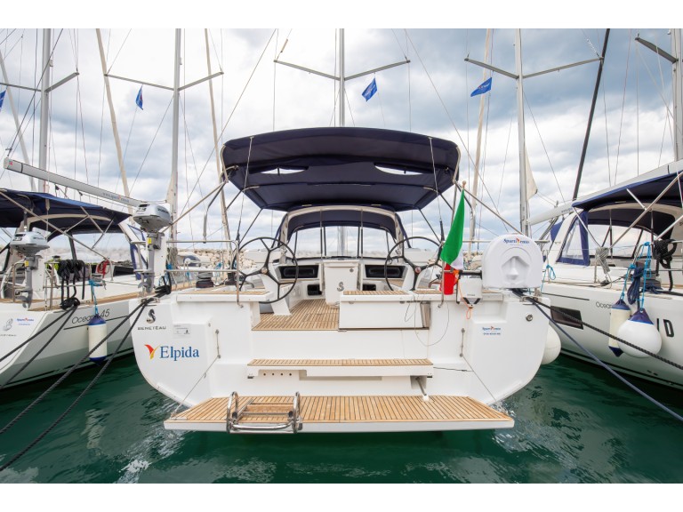 Sailboat to hire Castiglioncello at the best price