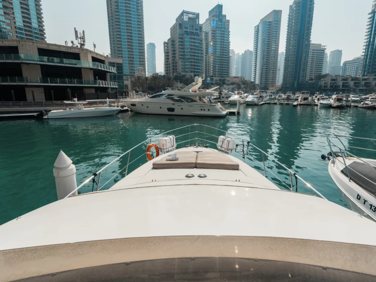 Charter a ETOSHA 58 FEET in Dubai Marina on Samboat