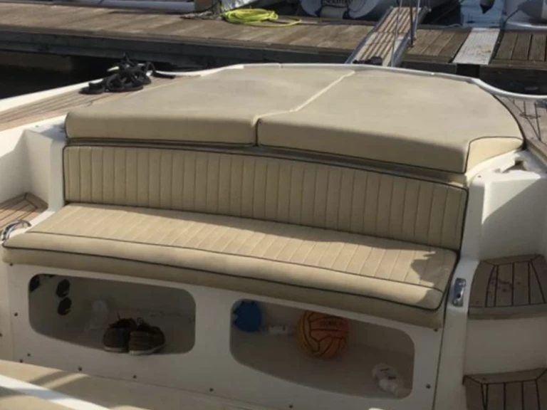 Yacht hire Porto Rotondo cheap Marlin Boat 38 Top