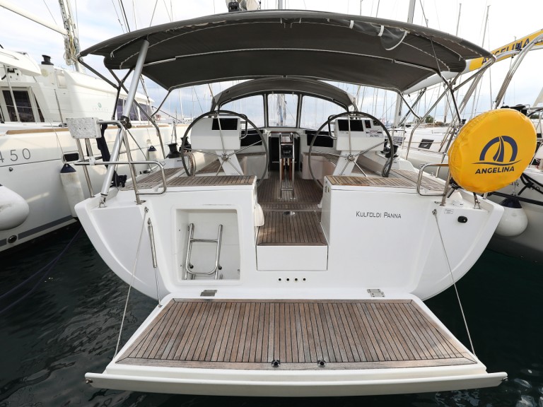 Hire a Hanse Hanse 455 Sukošan