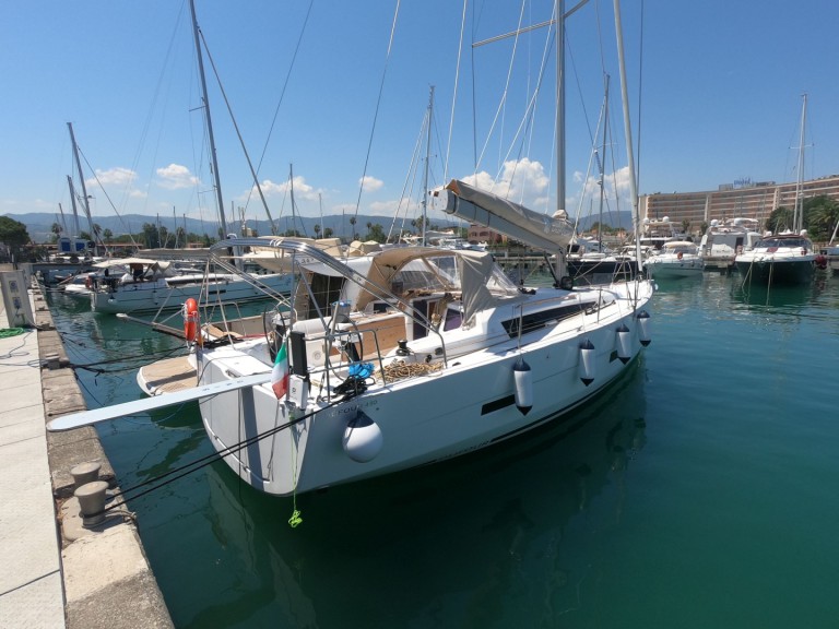 Sailboat hire in Palermo - Dufour Dufour 430 Grand Large
