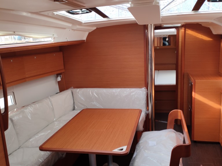 Yacht charter Palermo - Dufour Dufour 430 Grand Large on SamBoat