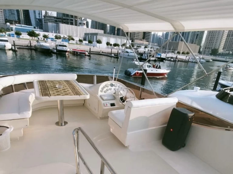 Hire Luxury Yacht Custom Made with a boat licence