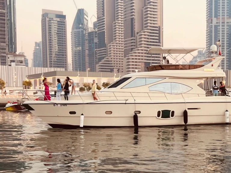 Yacht charter Dubai Marina - Custom Made 62 on SamBoat