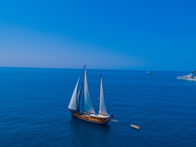 Sailboat to hire Tivat at the best price