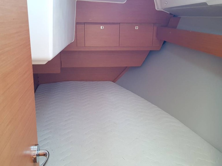 Hire Sailboat Dufour with a boat licence