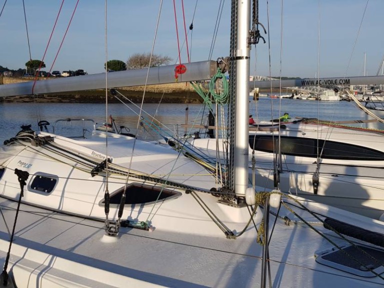 Charter a CN  POGO 850 in Larmor-Plage on Samboat