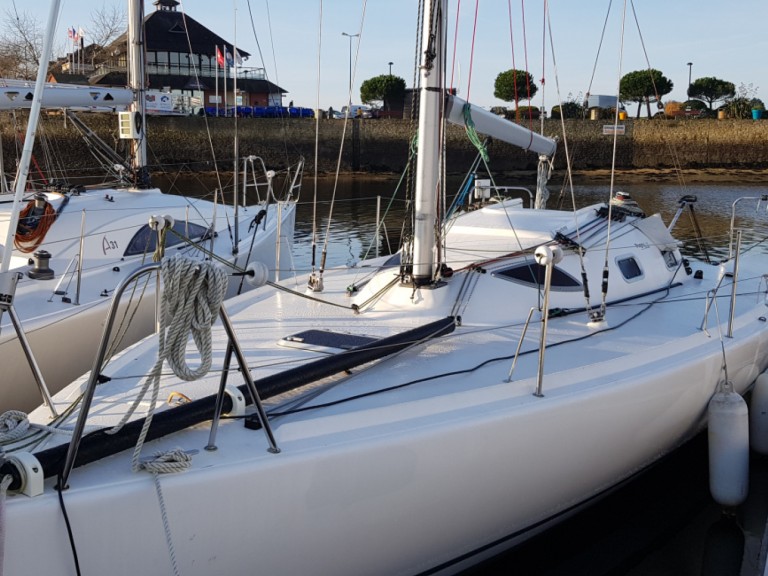 Hire Sailboat with or without skipper CN  Larmor-Plage