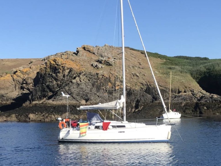 Yacht hire Larmor-Plage cheap Oceanis 31