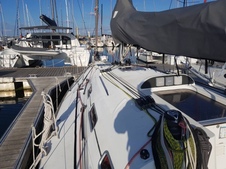 Hire a Bénéteau First 36.7 Larmor-Plage