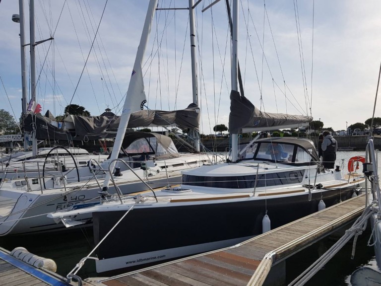 Charter a idb marine Mojito 888 in Larmor-Plage on Samboat