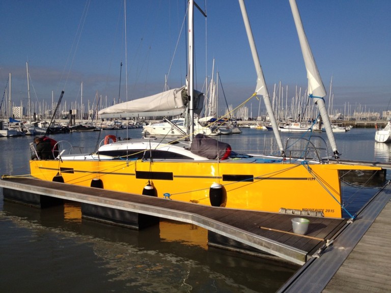 Yacht hire Larmor-Plage cheap RM 1070