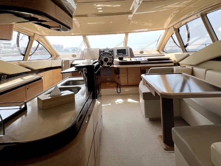 Charter a Custom Made 58 in Dubai Marina on Samboat