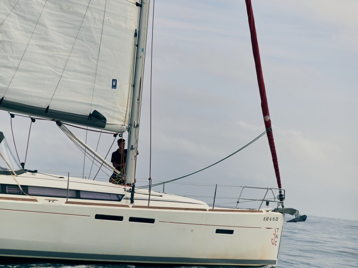 Hire a Jeanneau Sun Odyssey 409 Dénia