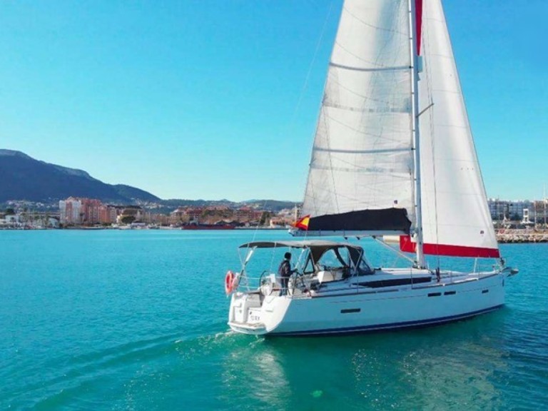 Jeanneau Sun Odyssey 409 charter bareboat or skippered in  Dénia