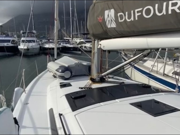 Charter a Dufour Dufour 470 in Dénia on Samboat