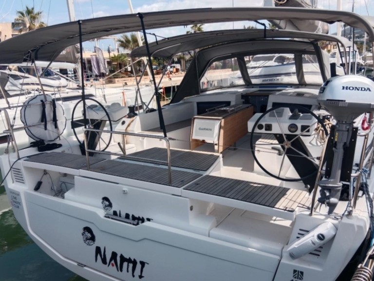 Hire a Dufour Dufour 470 Dénia