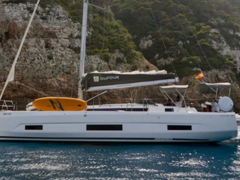 Yacht hire Dénia cheap Dufour 470