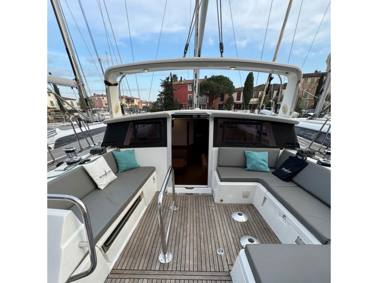 Sailboat to hire Port Grimaud at the best price