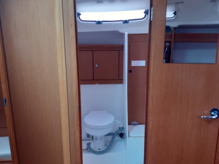 Bavaria Bavaria 43 Cruiser charter bareboat or skippered in  Lefkáda