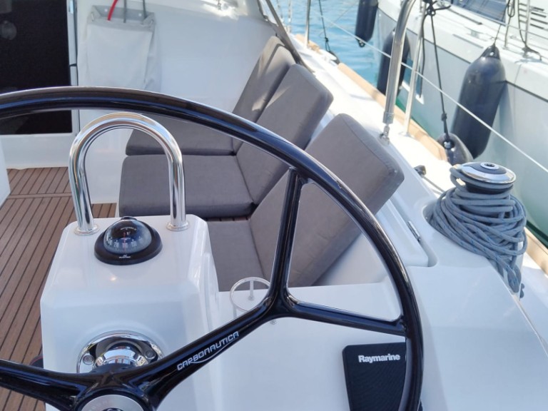 Hire a Bénéteau Oceanis 38.1 Punat