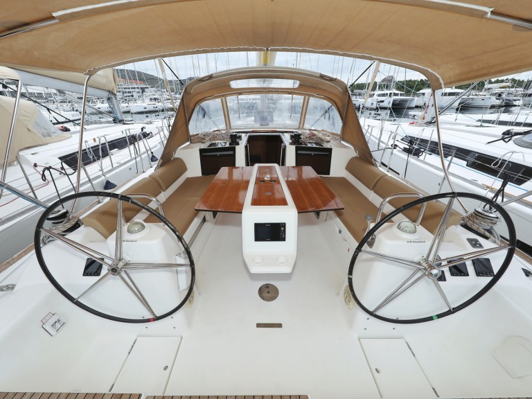 Hire Sailboat with or without skipper Dufour Šibenik