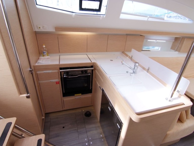 Hire Sailboat Elan with a boat licence