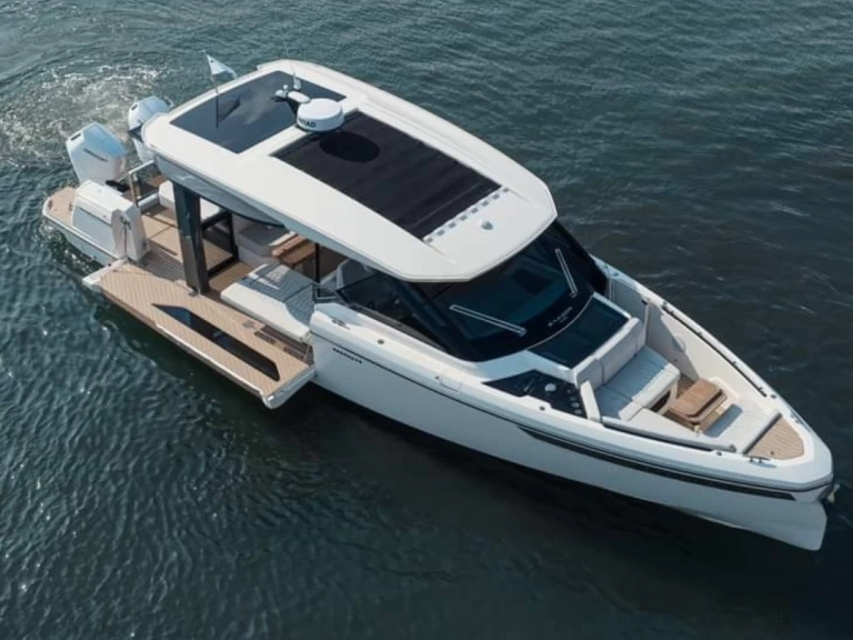 Saxdor Saxdor 400 GTO charter bareboat or skippered in  Spetses