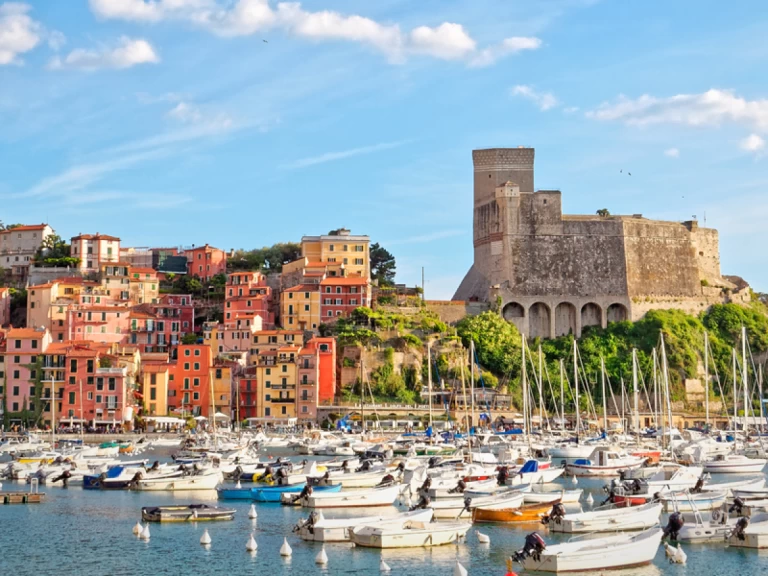 Charter a Mimi mimi 7.50 in La Spezia on Samboat