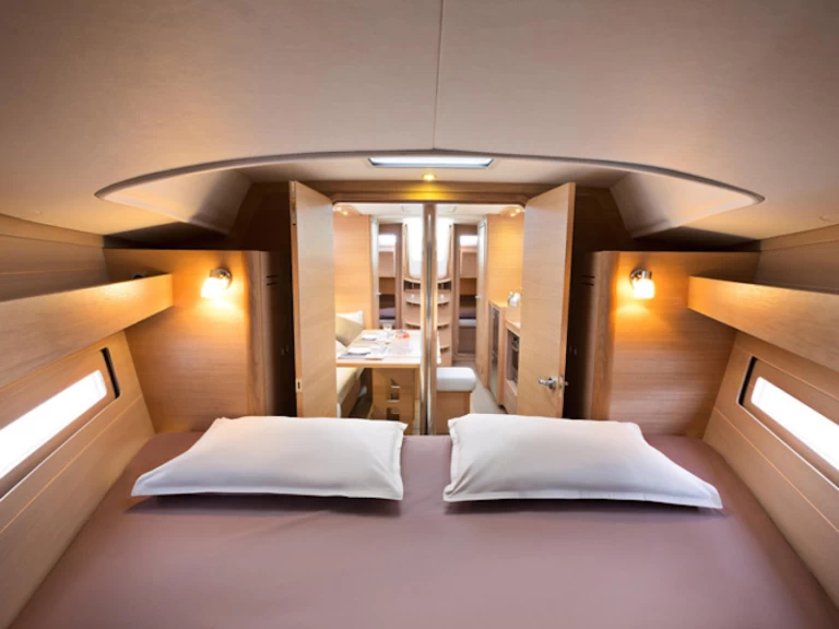 Hire a Dufour Dufour 382 Grand Large Lefkáda