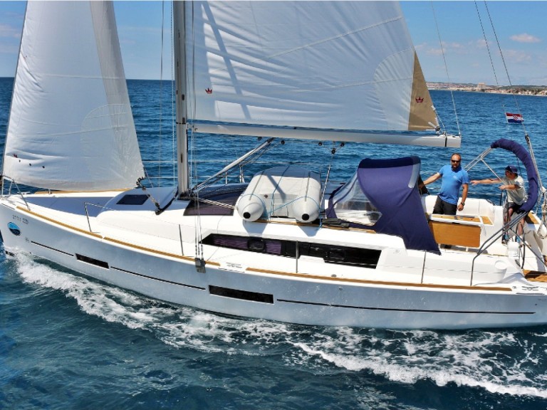 Yacht hire Alimos cheap Dufour 382 Grand Large