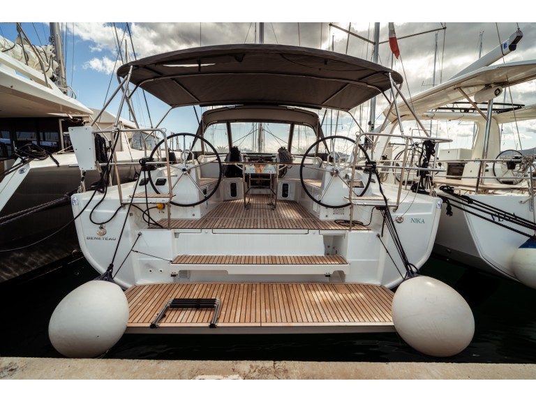 Sailboat hire in Olbia - Bénéteau Oceanis 40.1