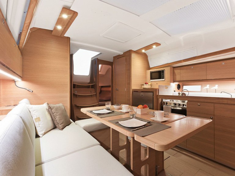 Sailboat hire in Lefkáda - Dufour Dufour 382 Grand Large