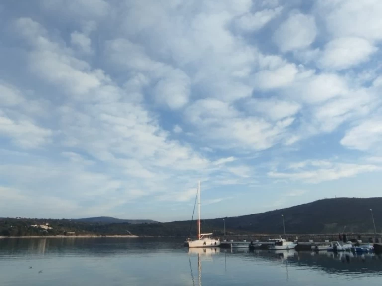 Hire Sailboat Bavaria with a boat licence