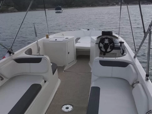 Yacht hire Hyères cheap Element E7
