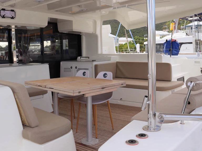 Yacht hire Road Town cheap Lagoon 46