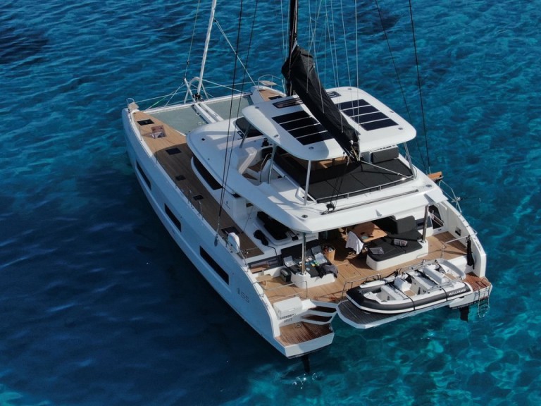 Hire a Lagoon Lagoon 55 Kaštela